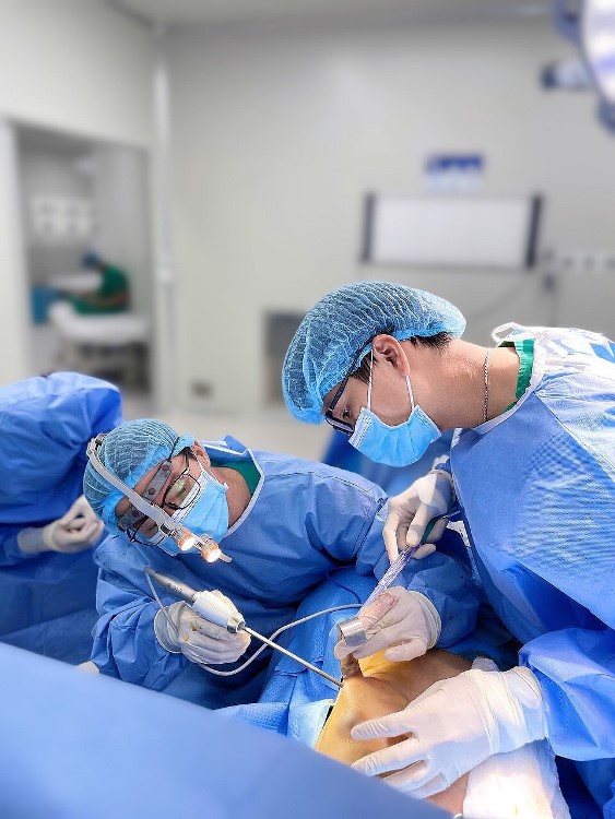 Bác sĩ Đoàn Nguyễn Nhật Tín